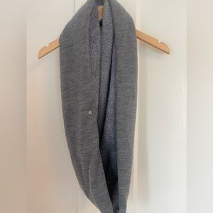 Lululemon Shakti Sherpa Infinity Scarf Gray